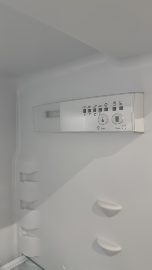 Electrolux 262 L IK2720BL – Combină frigorifică încorporabilă, clasa D