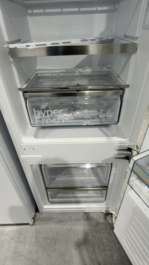 Siemens 270 L KI87SADD0 – combină frigorifică încorporabilă, clasa D, import Germania 🇩🇪