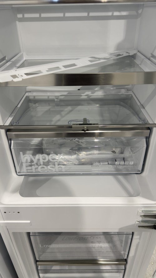 Siemens 270 L KI87SADD0 – combină frigorifică încorporabilă, clasa D, import Germania 🇩🇪