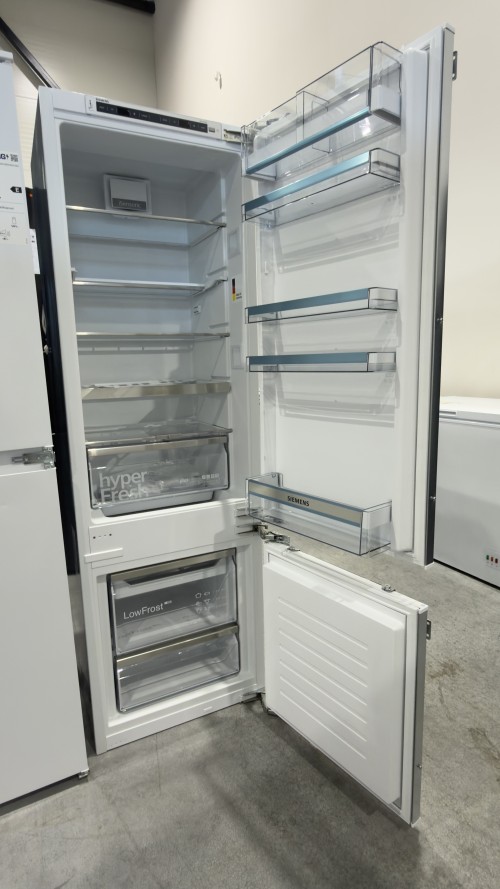 Siemens 270 L KI87SADD0 – combină frigorifică încorporabilă, clasa D, import Germania 🇩🇪