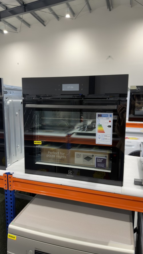 Electrolux 72L, EOX8P38WZ – Cuptor electric încorporabil, 72 L, clasa A++ PizzaExpert 340°C, autocurățare pirolitică, ecran tactil EXCite și Wi-Fi